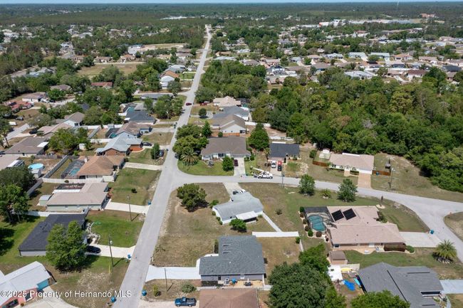 10101 Langan St, House other with 3 bedrooms, 2 bathrooms and null parking in Spring Hill FL | Image 36