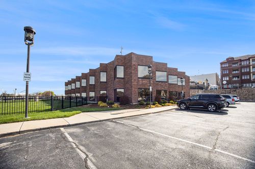 5-1 S Harbor Dr, Grand Haven, MI, 49417-1385 | Card Image