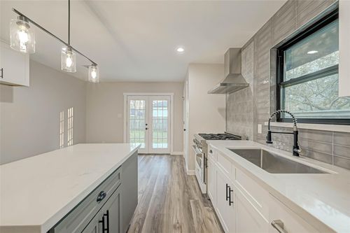 2111 Nina Lee Ln, Houston, TX, 77018-3033 | Card Image