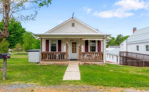 225 West Coyner Avenue, Marion, VA, 24354 | Card Image