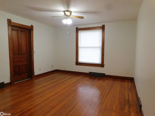 121 2nd St, Manning, IA, 51455-1301 | Card Image