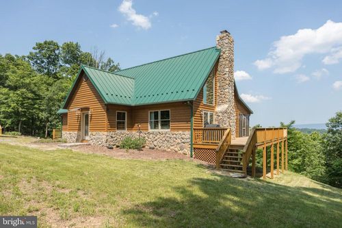 2020 Quaint Acres Ln, BERKELEY SPRINGS, WV, 25411-1600 | Card Image