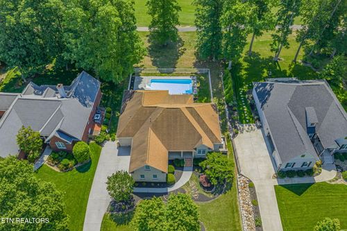 680 Oak Chase Blvd, Lenoir City, TN, 37772-6956 | Card Image