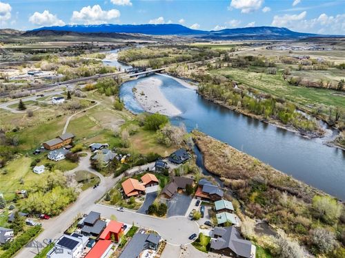 213 Little Creek Bnd, Livingston, MT, 59047-3216 | Card Image