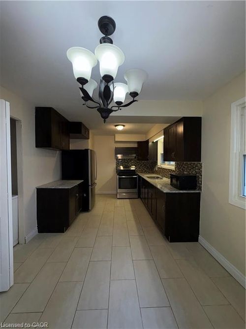 105 Westmount Rd E, Kitchener, ON, N2M4Y6 | Card Image