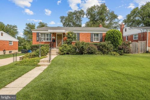 11809 Timber Ln, ROCKVILLE, MD, 20852-2323 | Card Image