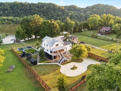 1001 Cumberland Dr, Chapmansboro, TN, 37035-9018 | Card Image