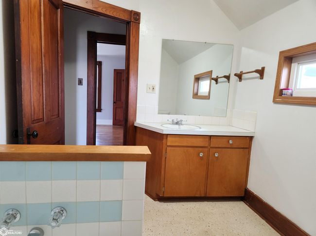 1128 Prince St, House other with 5 bedrooms, 4 bathrooms and null parking in Grinnell IA | Image 36