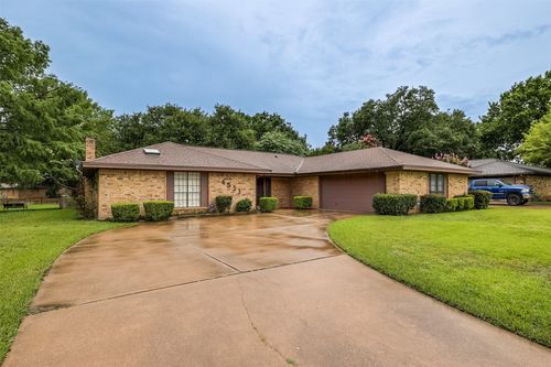 4533 Cinnamon Hill Dr, Fort Worth, TX, 76133-6250 | Card Image