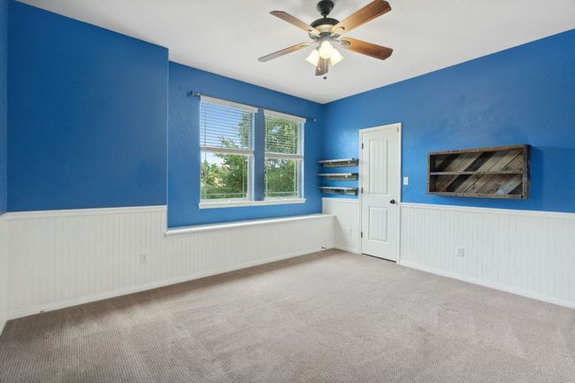 Large secondary bedroom | Image 29