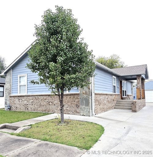 529 E Latimer Ct, Tulsa, OK, 74106-4817 | Card Image