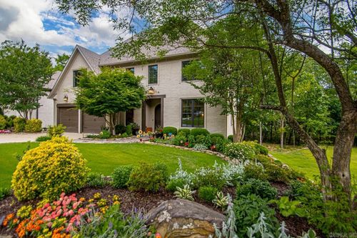 145 Cove Creek Ct, Little Rock, AR, 72211-3580 | Card Image