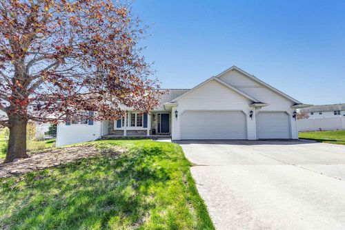 2195 Redpepper Trail, SUAMICO, WI, 54313 | Card Image