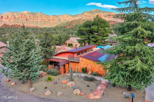 425 Montazona Trl, Sedona, AZ, 86351-7531 | Card Image