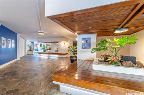 607-2463 Kuhio Ave, Honolulu, HI, 96815-3372 | Card Image
