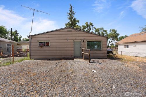 358 Ephrata Ave Nw, Soap Lake, WA, 98851-9626 | Card Image