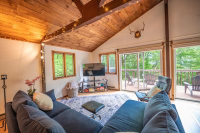 6 Scattered Timber Road, House other with 3 bedrooms, 1 bathrooms and null parking in Wilmington VT | Image 2