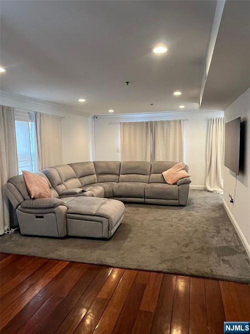 207 Palisade Ave, Union City, NJ, 07087-5577 | Card Image