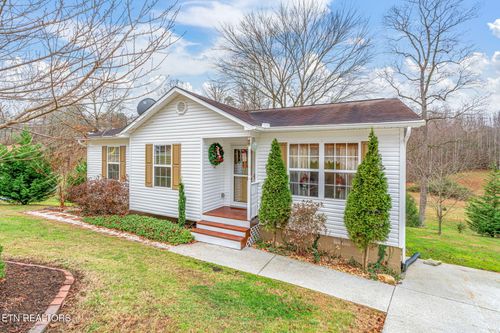 124 Mac Ivey Ln, La Follette, TN, 37766-7950 | Card Image