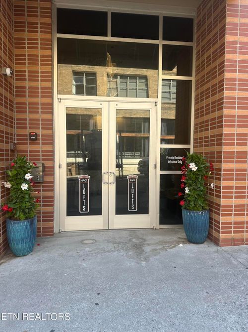 402-440 Walnut St, Knoxville, TN, 37902-1425 | Card Image