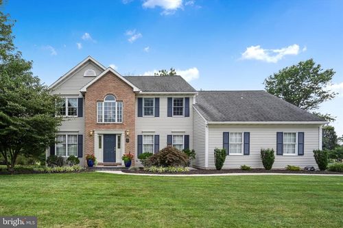10 Tamarack Dr, Denver, PA, 17517-1705 | Card Image