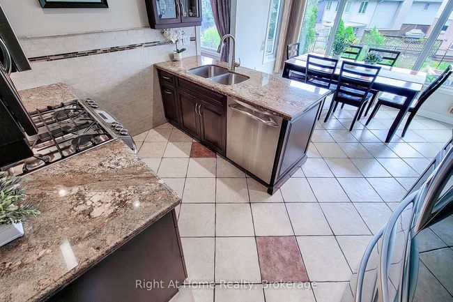 133 Lavender Dr, House other with 5 bedrooms, 3 bathrooms and 2 parking in Ancaster ON | Image 26