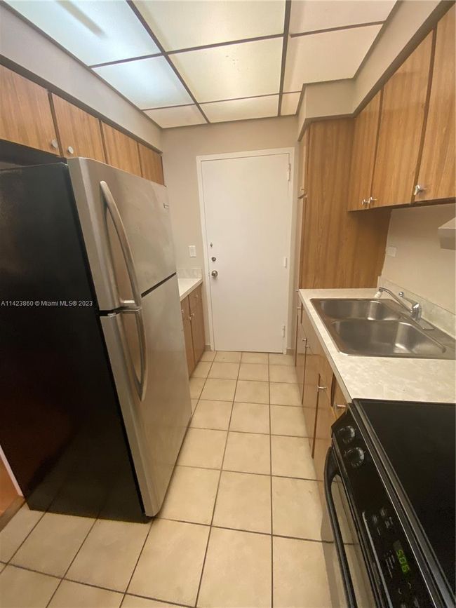 APT-216 - 1408 Brickell Bay Dr, Condo with 0 bedrooms, 1 bathrooms and null parking in Miami FL | Image 19