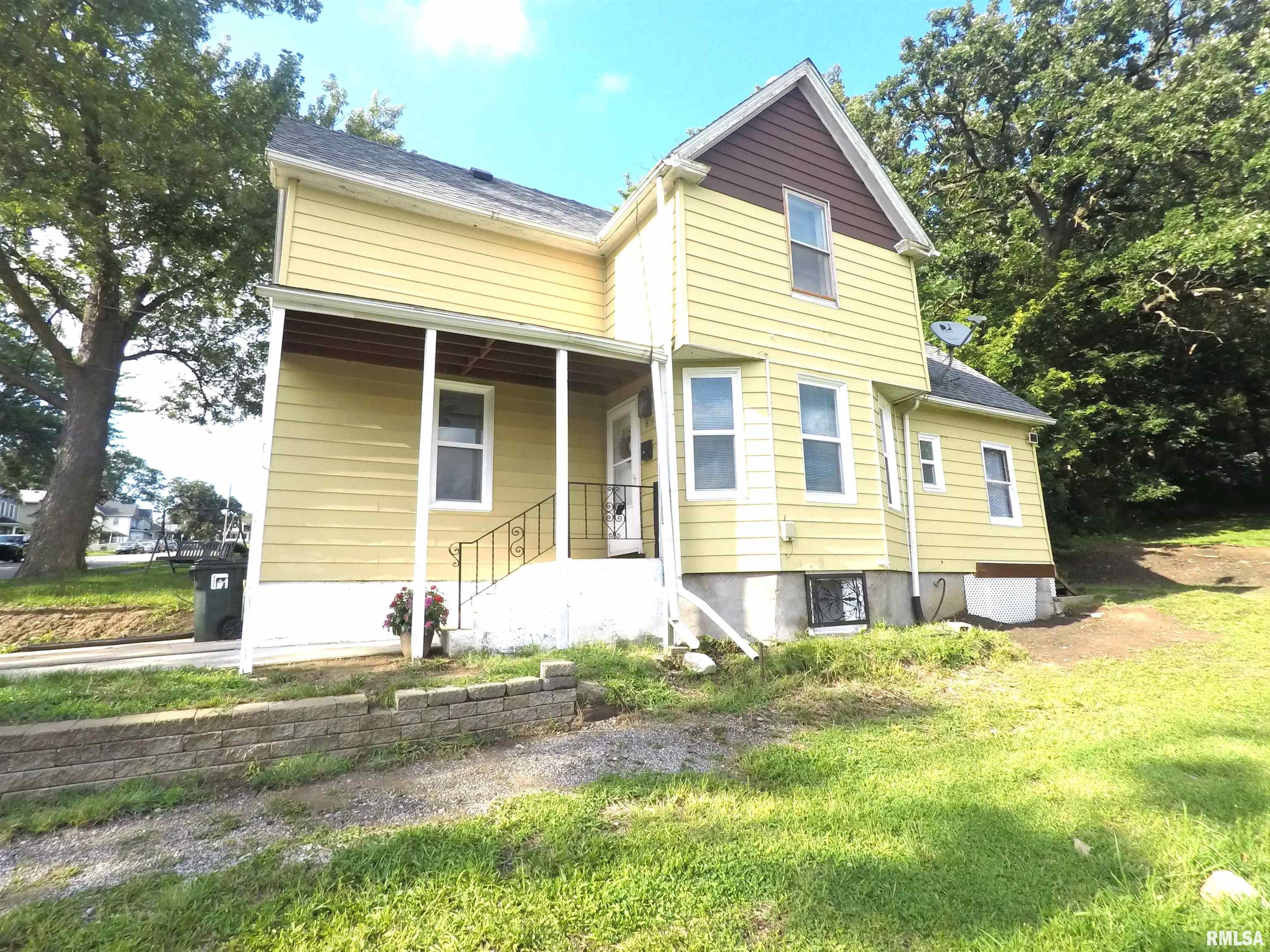 Tremont Ave, Davenport, IA 52803