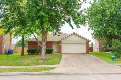 1303 Caroline Dr, Princeton, TX, 75407-2822 | Card Image