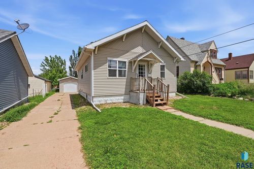 1402 E 9th St Street, Sioux Falls, SD, 57103 | Card Image