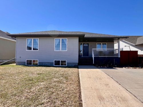 910 29 Street, Home with 5 bedrooms, 2 bathrooms and 5 parking in Wainwright AB | Card Image
