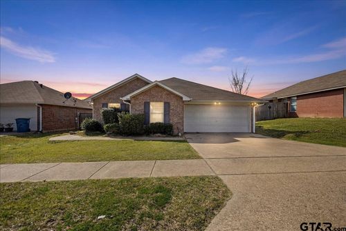 1112 Woodlands Park Dr, Lindale, TX, 75771-7046 | Card Image