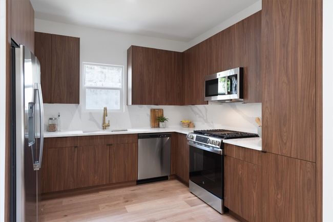 B - 5304 Samuel Huston Ave, House other with 2 bedrooms, 3 bathrooms and null parking in Austin TX | Image 7