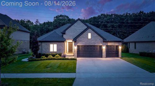 53908 Lawson Creek Dr, Utica, MI, 48316-3121 | Card Image