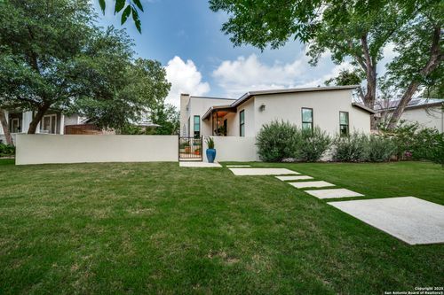 215 Circle St, San Antonio, TX, 78209-5333 | Card Image