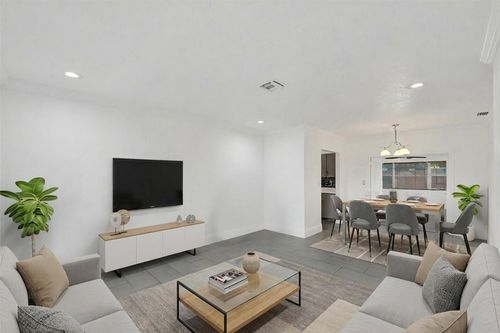 7021 Park St, Hollywood, FL, 33024-3835 | Card Image