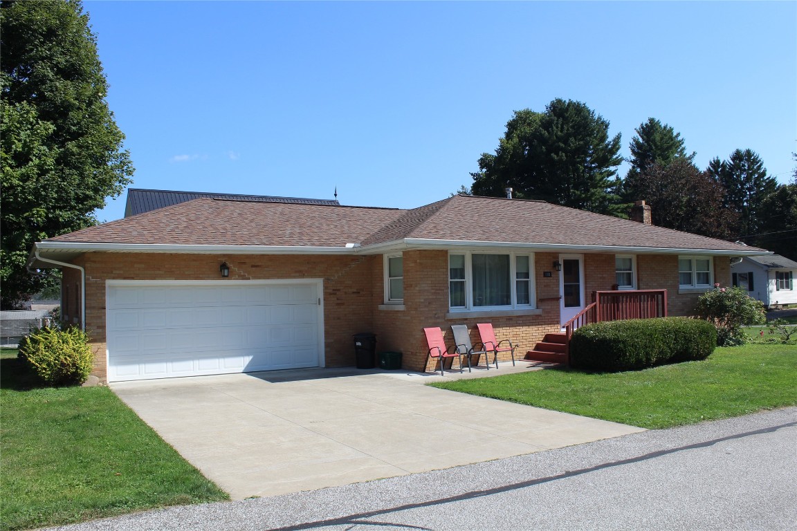 Maple St, Edinboro, PA 16412