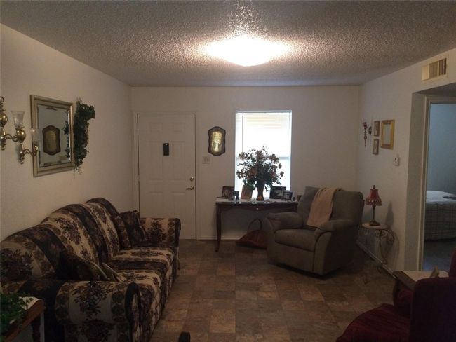 303 E Avenue E, Condo with 1 bedrooms, 1 bathrooms and null parking in Hooks TX | Image 9