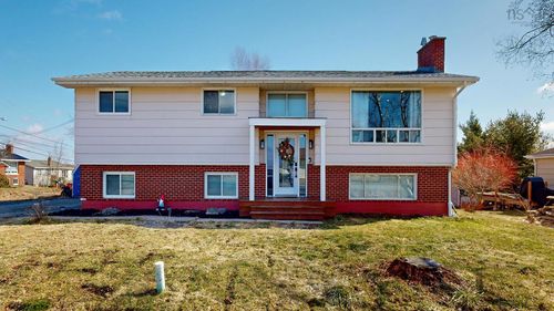 16 Parker Place Cres, Enfield, NS, B2T1C8 | Card Image