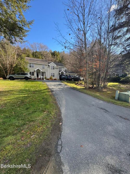 9102 Mountainside Dr, Hancock, MA, 01237 | Card Image