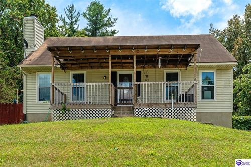 976 Woods Hollow Dr, Radcliff, KY, 40160-9536 | Card Image