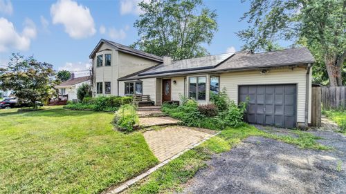 3110 Kane Ave, Medford, NY, 11763-1711 | Card Image
