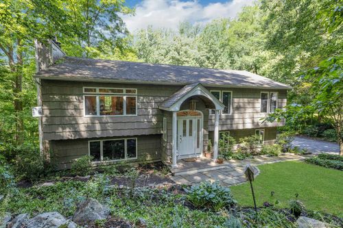 99 Lakeside Drive, Bedford, NY, 10536 | Card Image