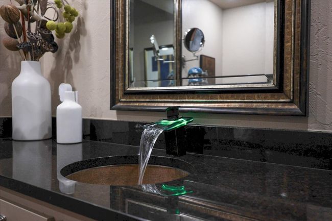 Sinks turn colors - Blue for cold, Red for Hot. | Image 31