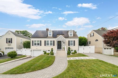 18 Fairlea Ave, Stratford, CT, 06614-3933 | Card Image