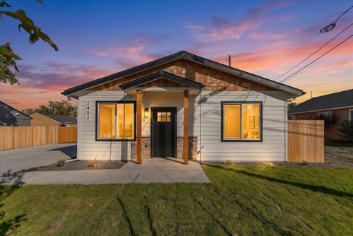 2452 W Rowan Ave, Spokane, WA, 99205-5735 | Card Image