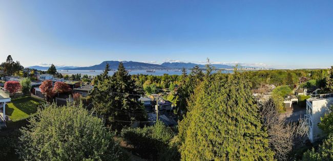 4415 W 4 Th Avenue, House other with 3 bedrooms, 1 bathrooms and null parking in Vancouver BC | Image 2