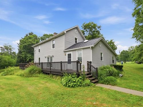 106 Savannah Gardner Rd, New Castle, PA, 16101-5545 | Card Image