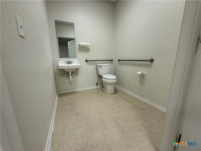STE-101 - 1900 E Elms Rd, Home with 0 bedrooms, 0 bathrooms and null parking in Killeen TX | Image 12