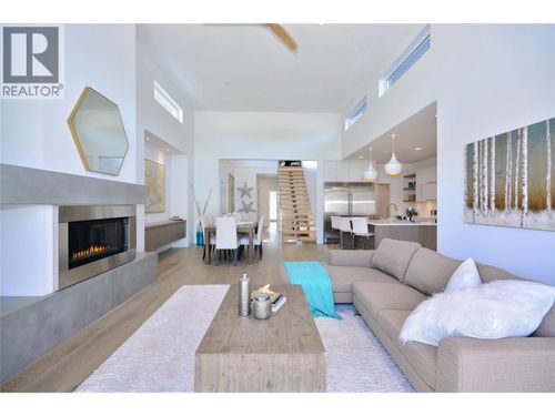 488 Morrison Ave, Kelowna, BC, V1Y5E2 | Card Image